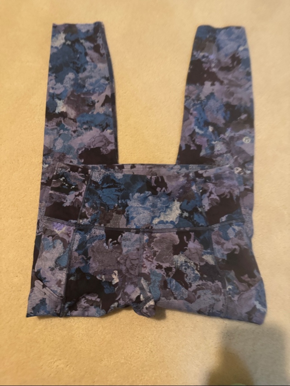 Lululemon Fast & Free 7/8 Tight II *Nulux 25"
Screen Camo Multi